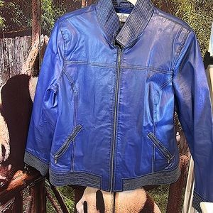 BLUE GENUINE LEATHER WOMAN JACKET SIZE XL